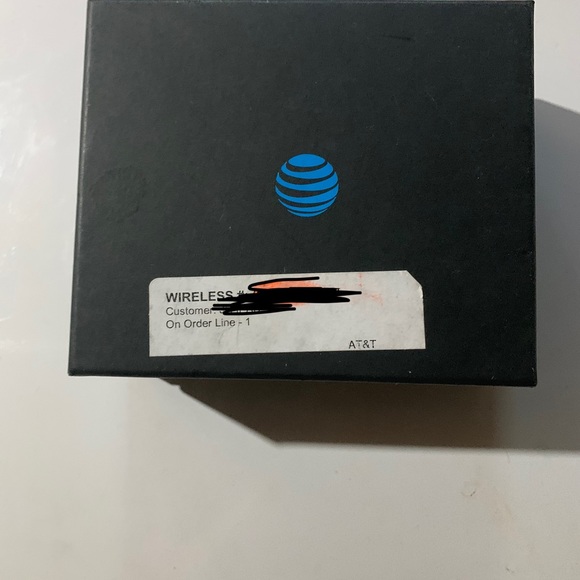 AT&T Nighthawk LTE Mobile Hotspot - Picture 2 of 3